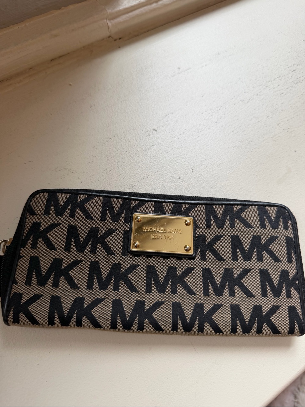 Michael Kors Beige and Black MK Logo Zip Wallet with Gold Plaque
